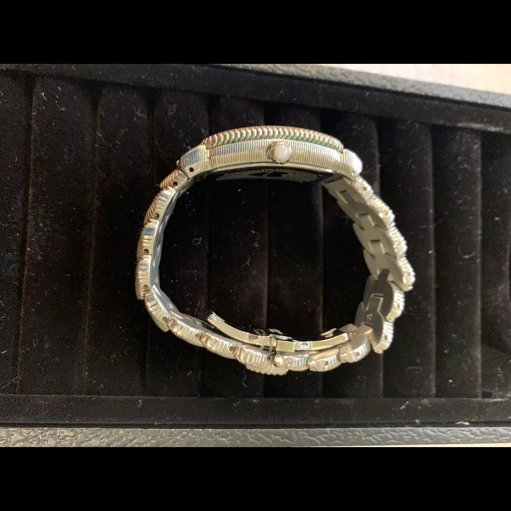 Watch - Picture 4 of 5